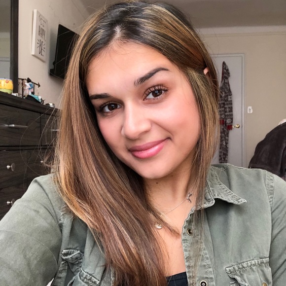 Meet your Posher, Sarah - Picture 1 of 1